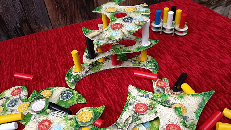 Spiele-Test "Menara" - spannende Stapelspiel für die ganze Familie von Zoch