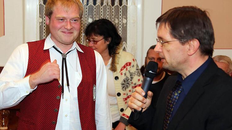 Dirigent Daniel Richter berichtet, dass der Musikverein Burghaig keine Nachwuchssorgen hat.