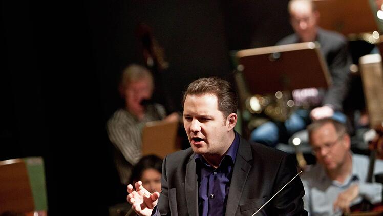 Johannes Klumpp kehrt als Gastdirigent zurück ans Landestheater.