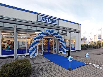 Mit weiß-blauen Luftballons wurde im hessischen Lampertheim die Eröffnung des hundertsten "Action-Marktes" in Deutschland gefeiert. Anfang 2018 soll es in Kulmbach so weit sein. In Oberfranken gibt es "Action"-Filialen bislang in Bamberg und Marktredwitz. Foto: privat