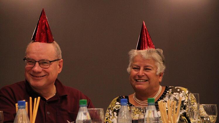 Petra Hirschmann und Karlheinz Schmitt amüsieren sich prächtig.  Foto: Ulrike Müller
