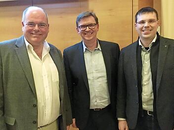 Auf dem Bild von links nach rechts: Referent Walter Kohl, Stephan Greb und Michael Lang  Foto: Anita Schmitt