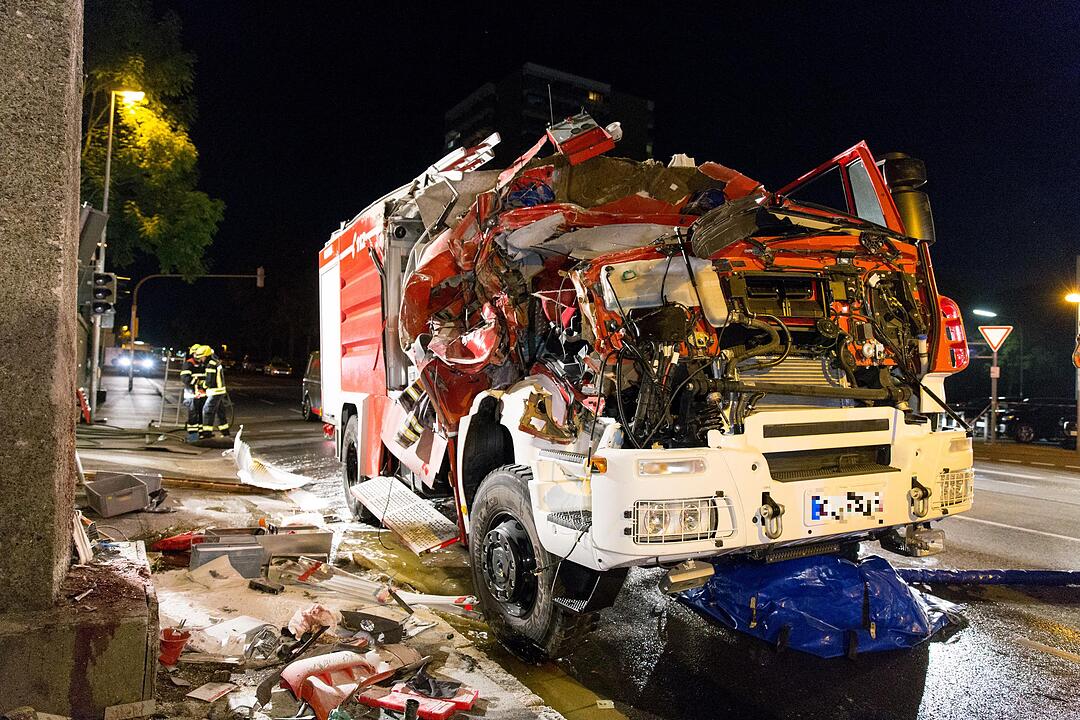 Unfall mit Feuerwehr-Auto in Coburg: Ein Toter