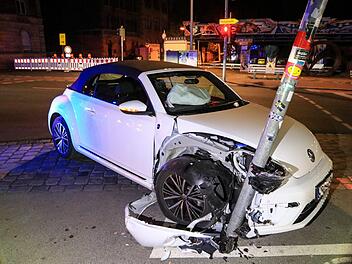 Der Heimweg von der Sandkerwa endete für diesen Mann nach wenigen Metern. Foto: News5/Merzbach