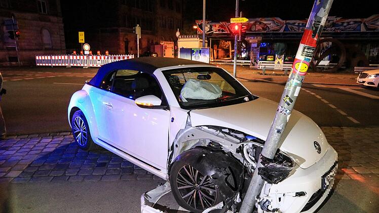Der Heimweg von der Sandkerwa endete für diesen Mann nach wenigen Metern. Foto: News5/Merzbach
