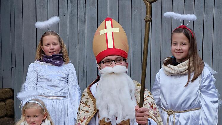 Impressionen von der Thundorfer Dorfweihnacht. Foto: Philipp Bauernschubert