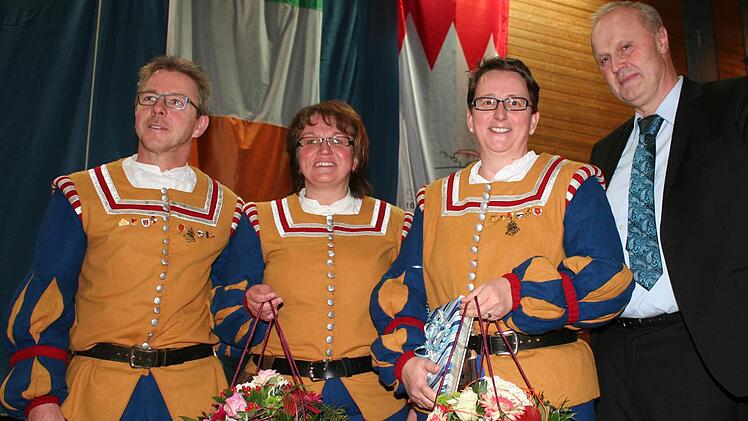 Vom Spielmannszug der Freiwilligen Feuerwehr Jürgen und Andrea Glotz, sowie Evelyn Berier (von links)Evelyn