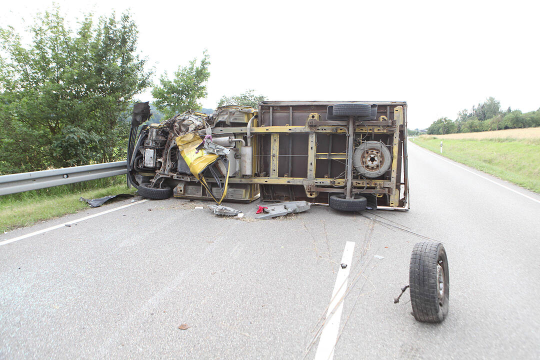 Ansbach: Fünfköpfige Familie bei Unfall verletzt