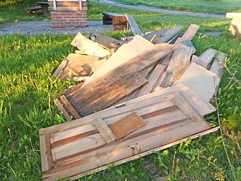 Vandalen und Umweltfrevler waren in Ludwigschorgast am Werk. Foto: Wulf