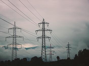 Strommast, Stromleitung, Energie, Strom, Umspannwerk, Stromausfall, Netzwerk, Stromnetz