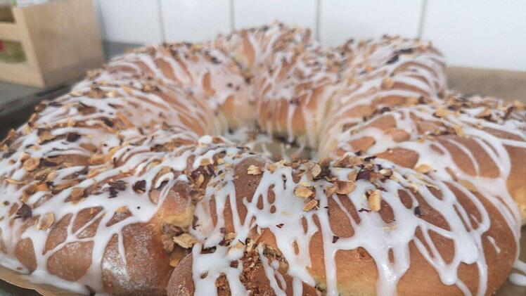 Ha&szlig;furter Nuss-Kranz aus Quark&ouml;lteig