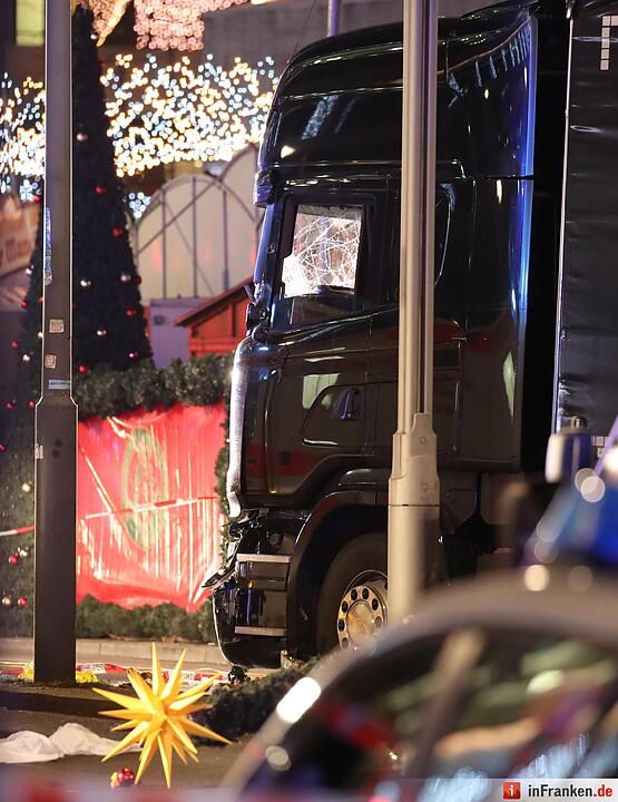 Möglicher Anschlag mit Lastwagen auf Berliner Weihnachtsmarkt