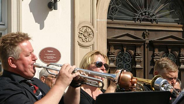 Tolle Stimmung herrschte am Sonntag beim Konzert auf dem Marktplatz in Eltmann. Die Lisberger waren zu Gast. Fotos: Sabine Weinbeer