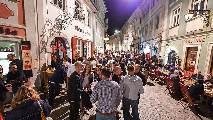 Pulsierendes Nachtleben in der Sandstraße Foto: Ronald Rinklef