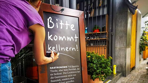 iele Gastronomen haben während der Pandemie Personal verloren und sind jetzt auf der Suche.