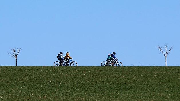 Bald werden die R&auml;der wieder herausgeholt. Auch im Landkreis haben sich Gemeinden auf die E-Biker und ihre Bed&uuml;rfnisse eingestellt.