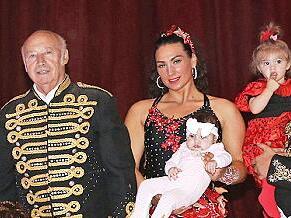 Die Artisten und die Zirkus-Familie Frank feiert in Rödental Premiere ihrer neuen Tour.