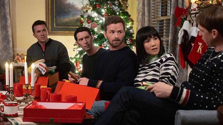 Malcolm (Frankie Muniz, von links), Reese (Justin Berfield), Farancis Christopher Masterson) und Piama (Emy Coligado) wissen nicht, was sie von Deweys (Caleb Ellsworth-Clark) &Auml;u&szlig;erungen halten sollen.