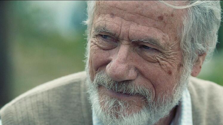 Seit seiner R&uuml;ckkehr nach Deutschland wirkt J&uuml;rgen Prochnow wieder vermehrt in hiesigen Produktionen mit, so auch in dem Drama "Leanders letzte Reise".