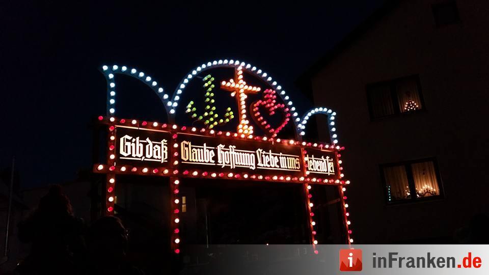 Beschluss der Ewigen Anbetung in Pottenstein - Lichterfest  in der Fränkischen Schweiz