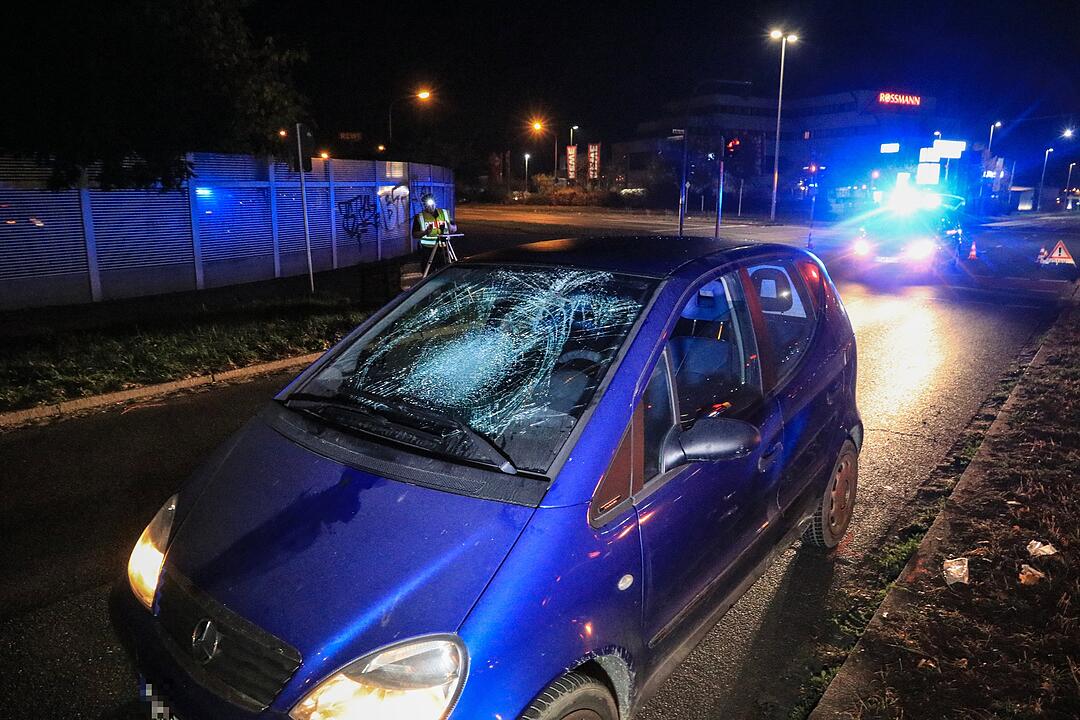 Auto erfasst Fußgänger in Bamberg