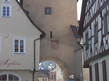 Das Hiltpoltsteiner Tor ist einer der neuralgischen Engstellen in Gräfenberg. Foto: fra-press