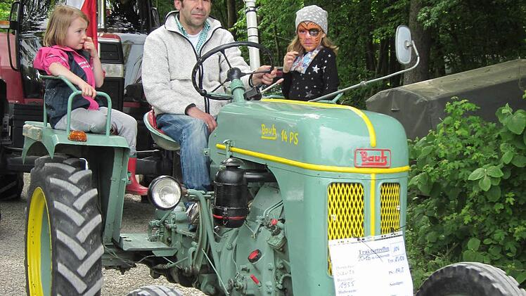 Jede Menge Oldtimer-Traktoren waren beim Treffen der historischen Schlepper in Gelbsreuth zu bestaunen. Foto: Stephan Tiroch