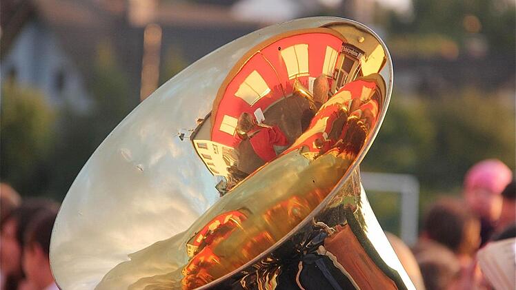 Für die Nutzung der öffentlichen Gebäude - hier das Sportheim in Schwärzelbach, müssen Vereine und Privatleute künftig mehr Miete bezahlen. Foto: Gerd Schaar