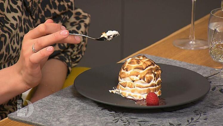 "Ganz großes Kino", sagt Kim zu Franks geflämmten Baiser-Dessert