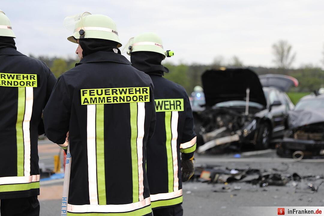 Ammerndorf: Zusammenprall zwischen drei  Autos – Frau schwer verletzt