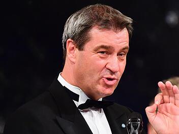 Ministerpräsident Markus Söder (CSU)  beim Staatsempfang im Anschluss der Premiere der Bayreuther Festspiele. Beim Lichtenfelser Korbmarkt wird er als Schirmherr am Freitag, 14. September, erwartet.  Matthias Merz/dpa