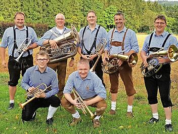 Die "Bochbicher Gaudi-Musik" freut sich auf den Dämmerschoppen in Buchbach am kommenden Samstag. Foto: PR