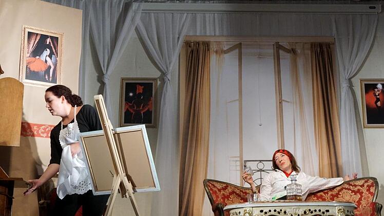 Das Dienstmädchen Berthe kann sich für die Künste der Malerin nicht begeistern.Richard Sänger