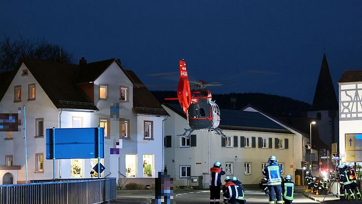 Sch&ouml;llkrippen - Deckeneinsturz - Drei teils schwer