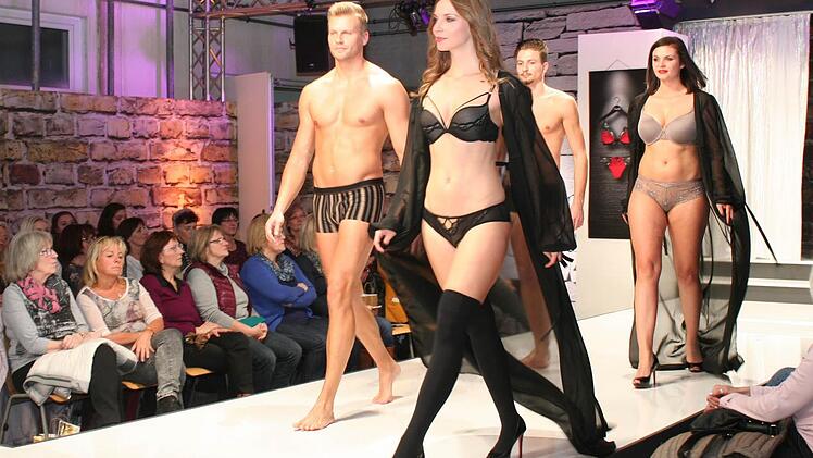 Dessous-Modenschau beim Modehaus Murk in Wachenroth Foto: Evi Seeger