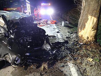 Ein 19-j&auml;hriger Mann aus dem Kreis F&uuml;rth ist am Dienstag bei einem schweren Verkehrsunfall im Kreis Oberallg&auml;u ums Leben gekommen. Foto: NEWS5 / Liss