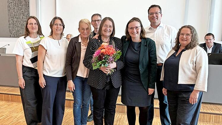 Dies ist die neue Gr&uuml;nen-Kreistagsfraktion mit der frisch gew&auml;hlten stellvertretenden Landr&auml;tin Barbara Poneleit (M.).