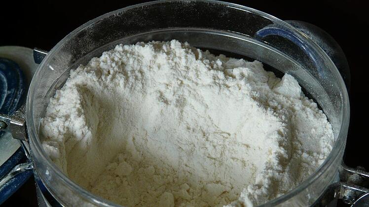 Mehl wird für viele leckere Rezepte gebraucht.