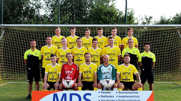 Unser Bild zeigt den FC Thulba mit (hinten, von links) Maximilian Gah, Luca Fuß, Matthias Wolf, Moritz Büchner, Tobias Huppmann und Manuel Hänelt; (mittlere Reihe, von links) Betreuer Matthias Wolf, Lorenz Heim, Max Scholz, Cedric Werner, Fabian Düsterwald, Marco Görlitz, Co-Trainer Joachim Muth und  Trainer Victor Kleinhenz sowie (vorne, von links)Lukas Graser, Alexander Büchner, Florian Heim, Daniel Neder, Marcus Hein. Es fehlen: Fabio Reuß, Markus Kaufmann, Lukas Liebler, Maximilian Heinri...