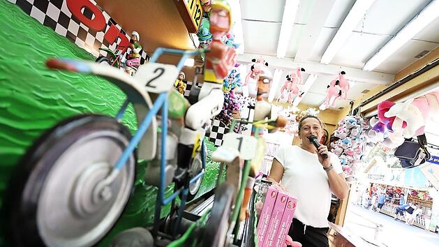 Claudia Horl&auml;nder in ihrem Element: Als Rekommandeurin ist ihre Menschenkenntnis und ihre Stimme besonders wichtig, um die Kunden auch der Situation oder ihrem Alter entsprechend anzusprechen. Kinder bekommen von ihr liebevolles Lob und aufmunternde Worte.Marian Hamacher