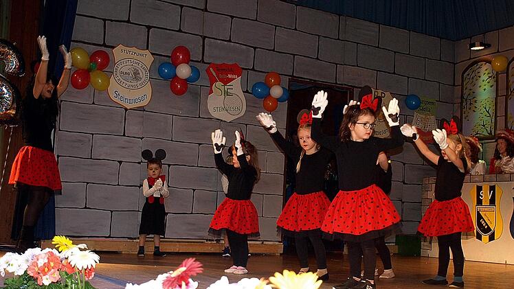 Die lustigen Mickey-Mäuse und Minnie-Mäuse  des Steinwiesener KindergartensS. Deuerling