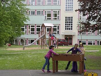 Nach den Pfingstferien wird die Grund- und Mittelschule eine Großbaustelle sein - eine Herausforderung für Schüler und Lehrer. Foto: Winfried Ehling
