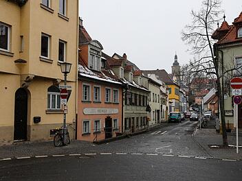 Ab Dienstag, 20. Februar, kann  hier keiner mehr durchfahren: Im unteren Abschnitt der Sutte  (im Bild) beginnt dann der Wasserleitungsbau.  Matthias Hoch