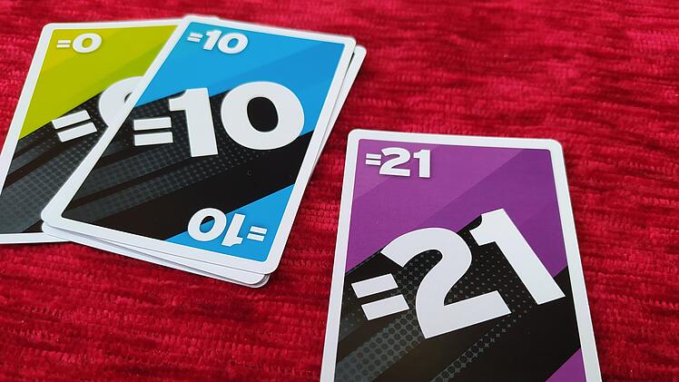 Spiele-Test "5 Alive": Schnelles Kartenspiels für Fans von Uno und 17 und 4