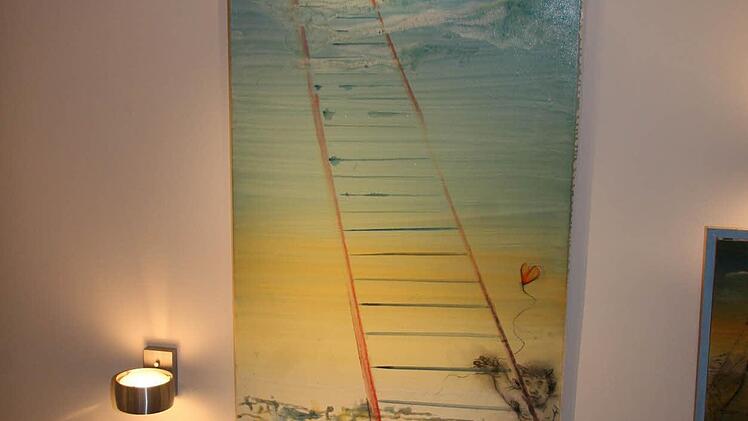Das Bild "Die Himmelsleiter" hat Horst Böhm zu einer Predigt gemalt, die Engel und das kleine Teufelchen sind erst später dazu gekommen, erzählte der Künstler selbst.