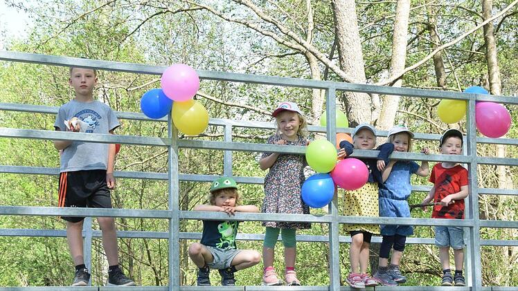 Die Kinde tobten sich auf der Brücke aus. Foto: Eckhard Heise.