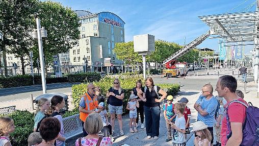 FSV-Mitglied Matthias Reubel, der am N&uuml;rnberger Flughafen besch&auml;ftigt ist, erkl&auml;rte zun&auml;chst die wichtigsten Regelungen, die beim Betreten des Flughafens einzuhalten sind.