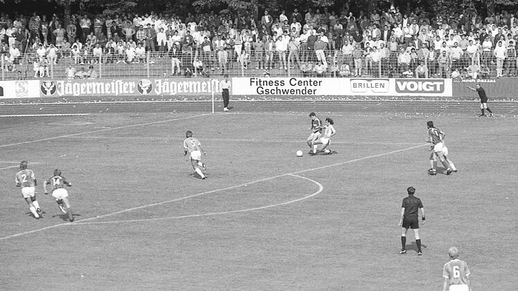5500 Fans sehen im Willy-Sachs-Stadion den 2:1-Sieg des FC 05 &uuml;ber 1860 M&uuml;nchen.