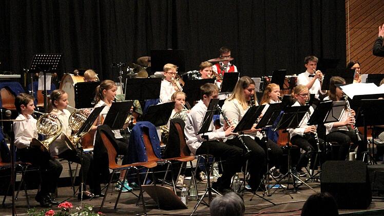 Sein Können zeigte auch schon das "Nachwuchs- und Schülerorchester" der drei Vereine unter Jutta Diroll.Günther Geiling