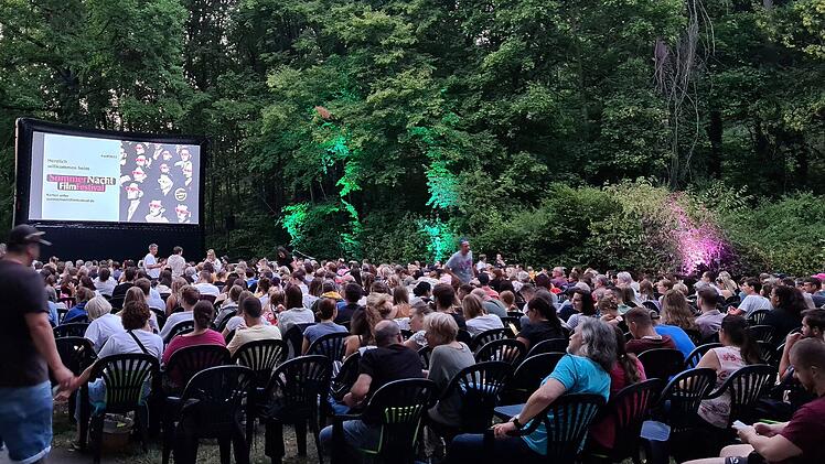 N&uuml;rnberg: Open-Air-Kino im Tiergarten im Sommer